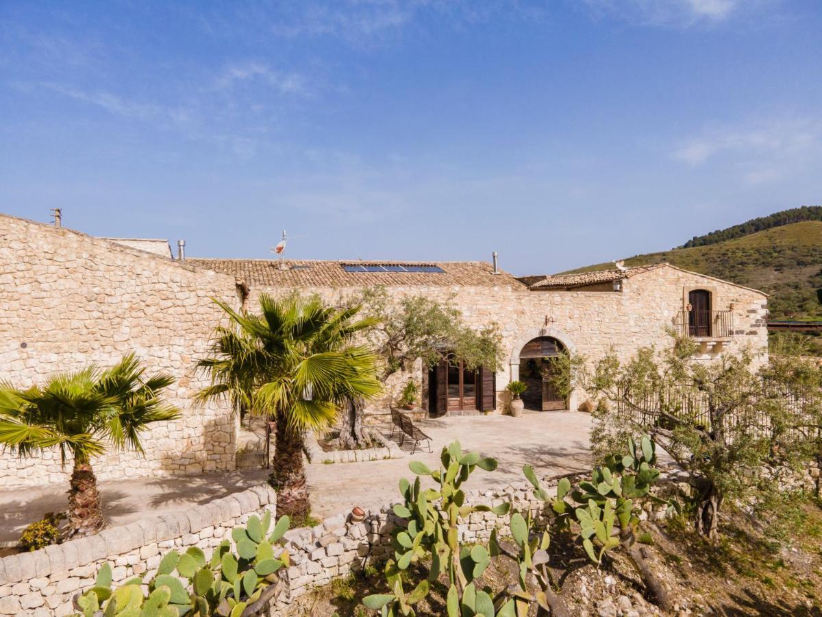 Masseria Fortificata Lo Zafferaneto Buccheri Экстерьер фото