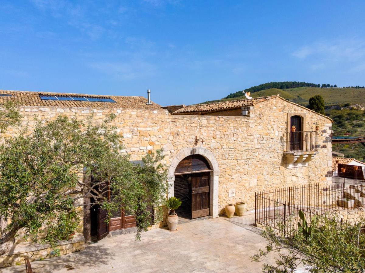 Masseria Fortificata Lo Zafferaneto Buccheri Экстерьер фото