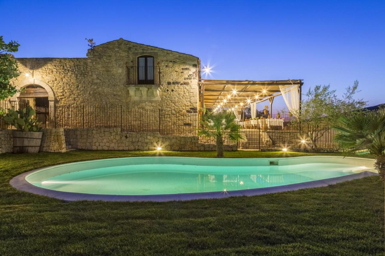 Masseria Fortificata Lo Zafferaneto Buccheri Экстерьер фото