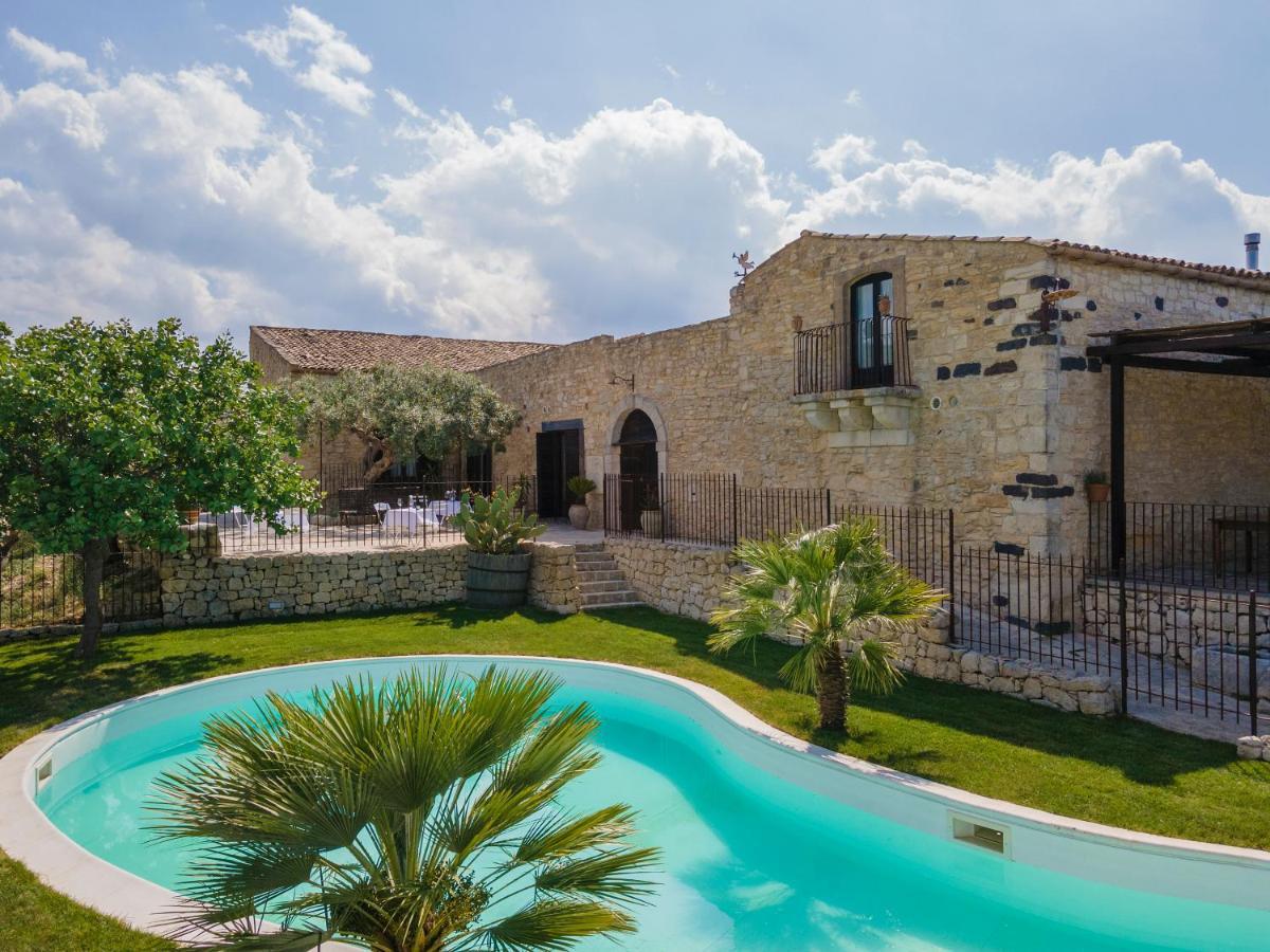 Masseria Fortificata Lo Zafferaneto Buccheri Экстерьер фото