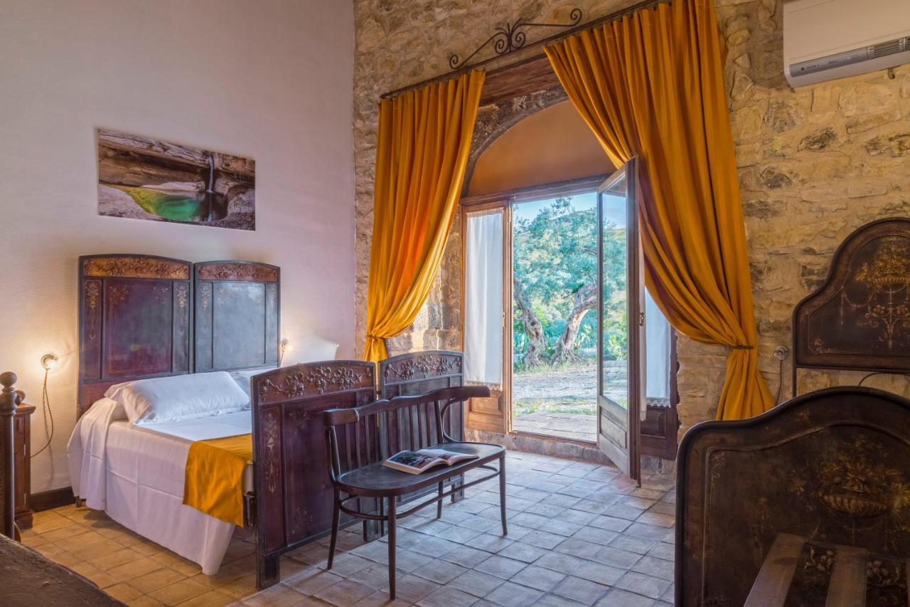 Masseria Fortificata Lo Zafferaneto Buccheri Экстерьер фото